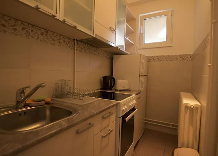 アパート Drama Center *