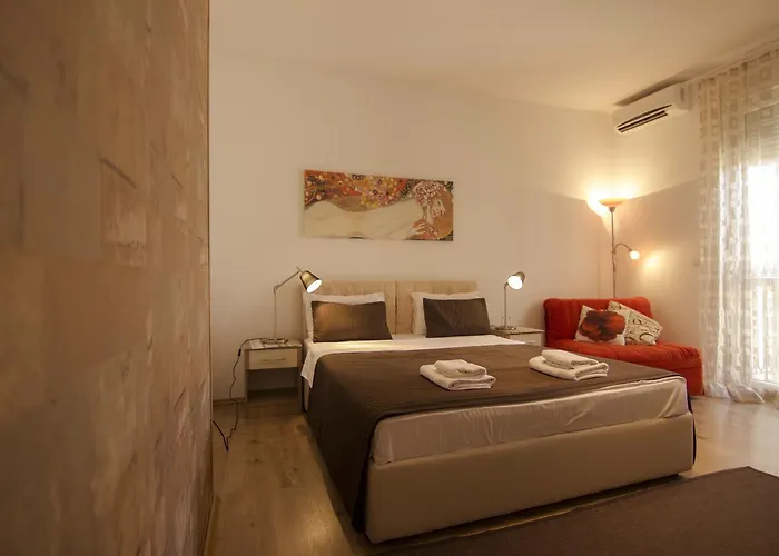 アパート Drama Center